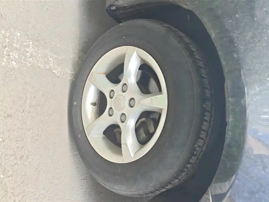 Geely Emgrand 2013 1.5L MT