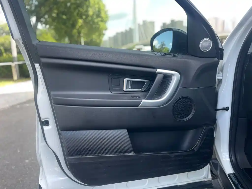Land Rover Discovery Sport — миниатюра 12