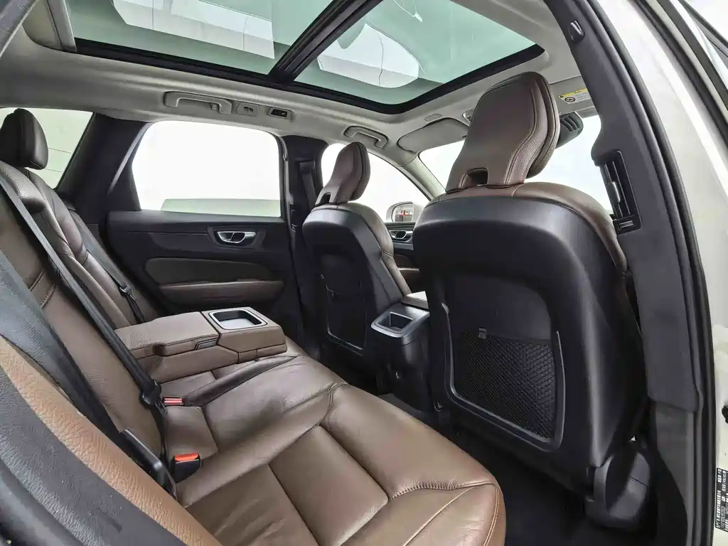 Volvo XC60 — миниатюра 17