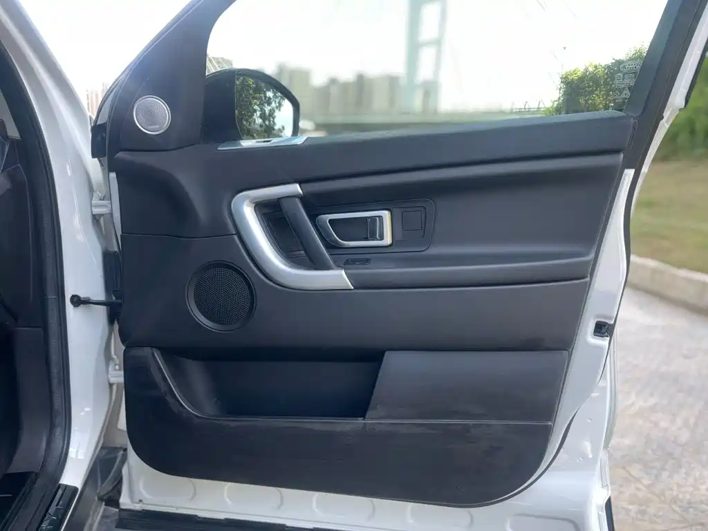 Land Rover Discovery Sport — миниатюра 16
