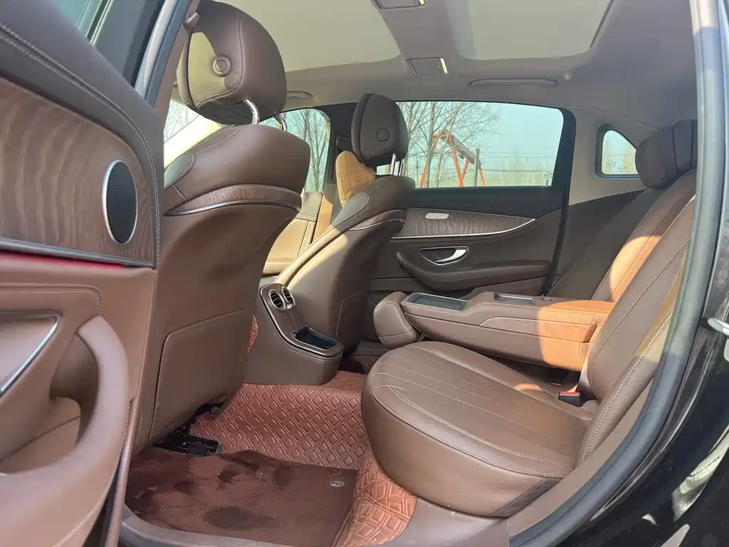 MERCEDES-BENZ E CLASS