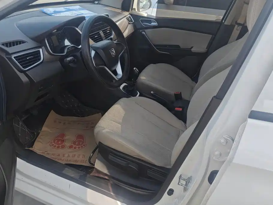 Baojun 310W — миниатюра 9