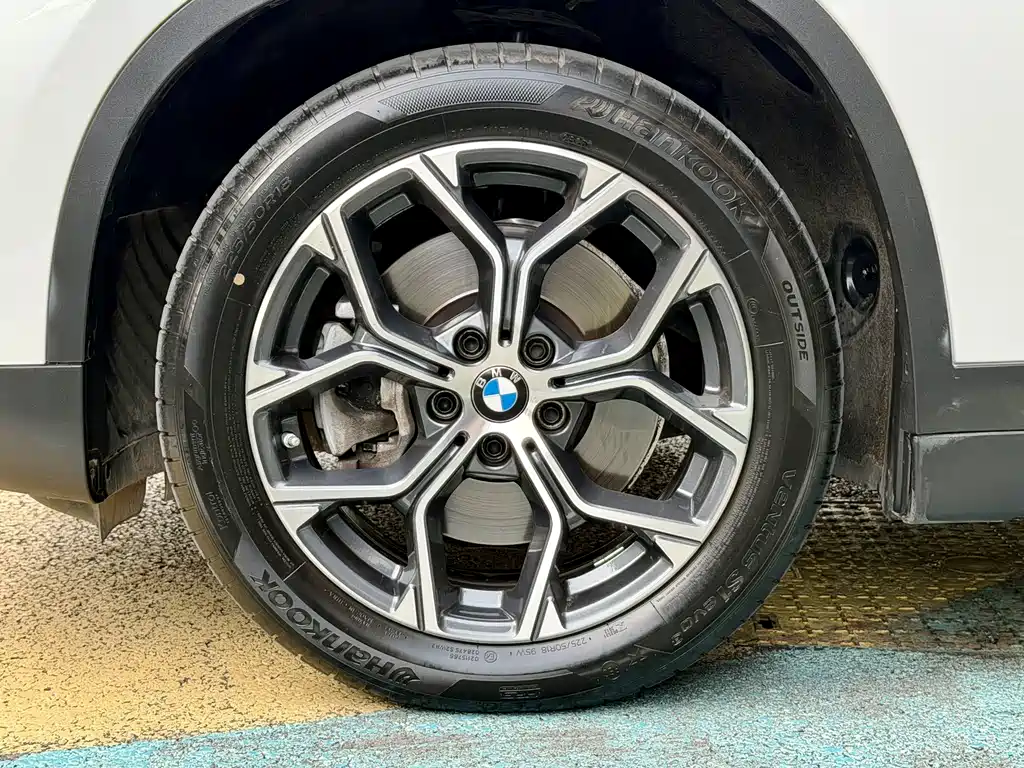BMW X1 2021 sDrive25Li Lead