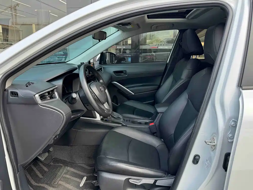 Toyota Corolla Cross — миниатюра 4