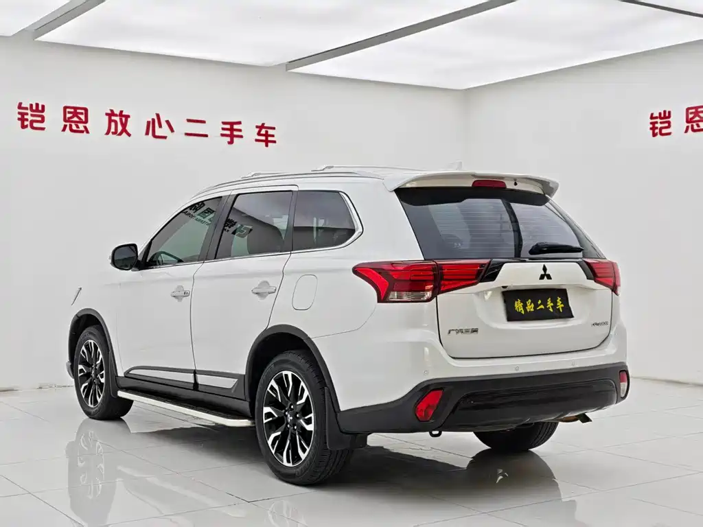 Mitsubishi Outlander — миниатюра 25