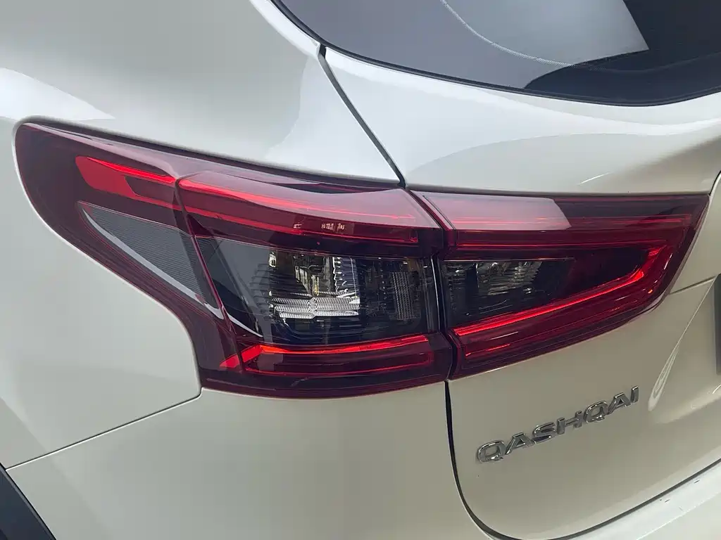 Nissan Qashqai — миниатюра 12