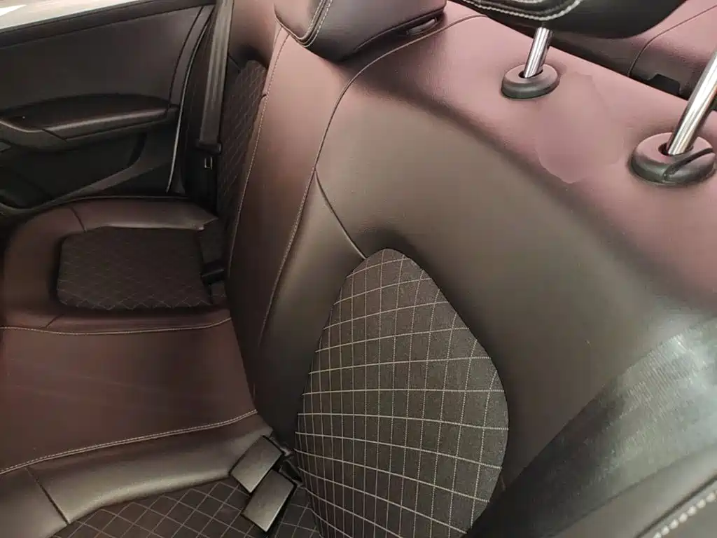 Skoda Rapid — миниатюра 17
