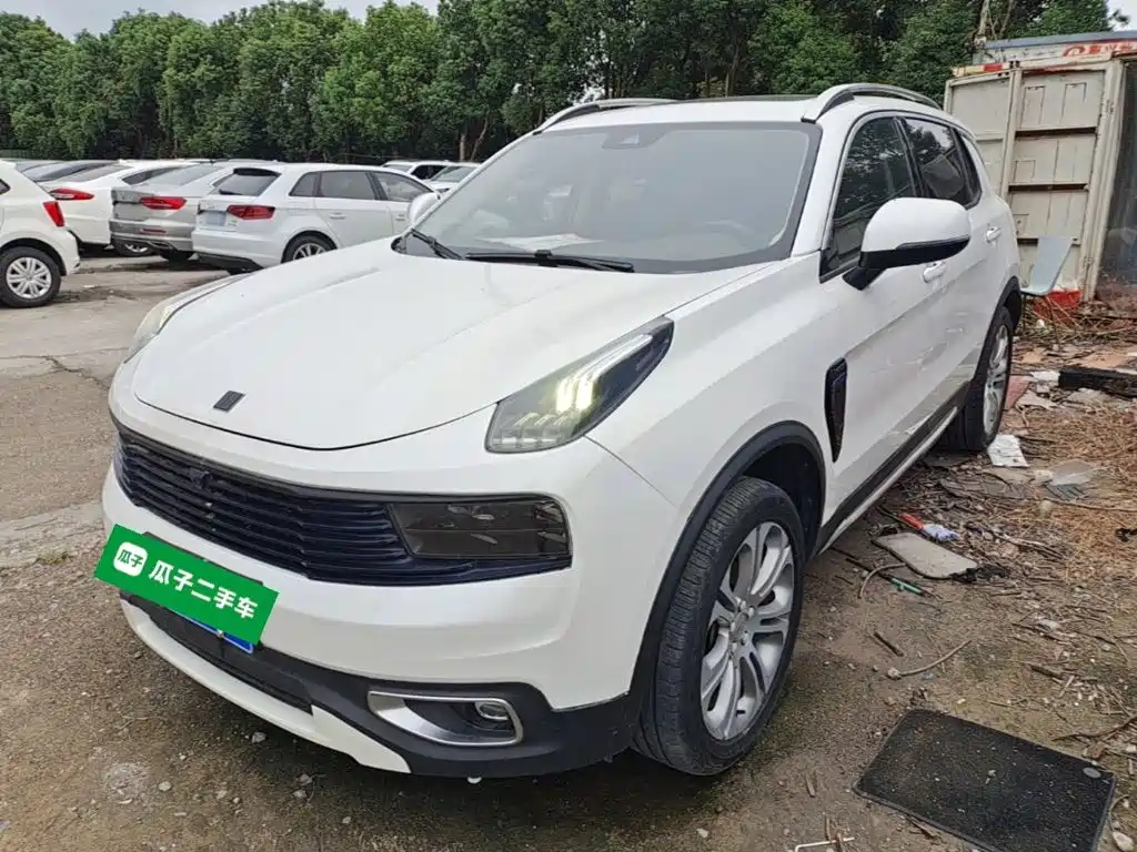 Lynk & Co 01