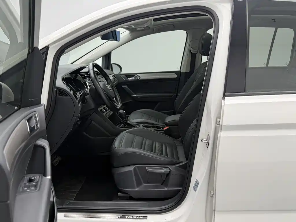 Volkswagen Touran — миниатюра 10