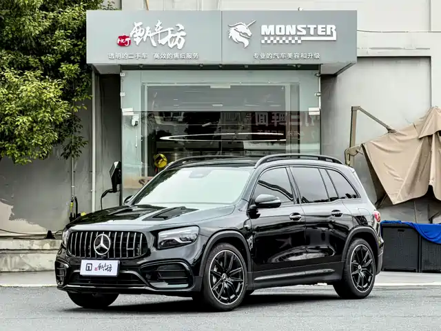 MERCEDES-BENZ GLB AMG