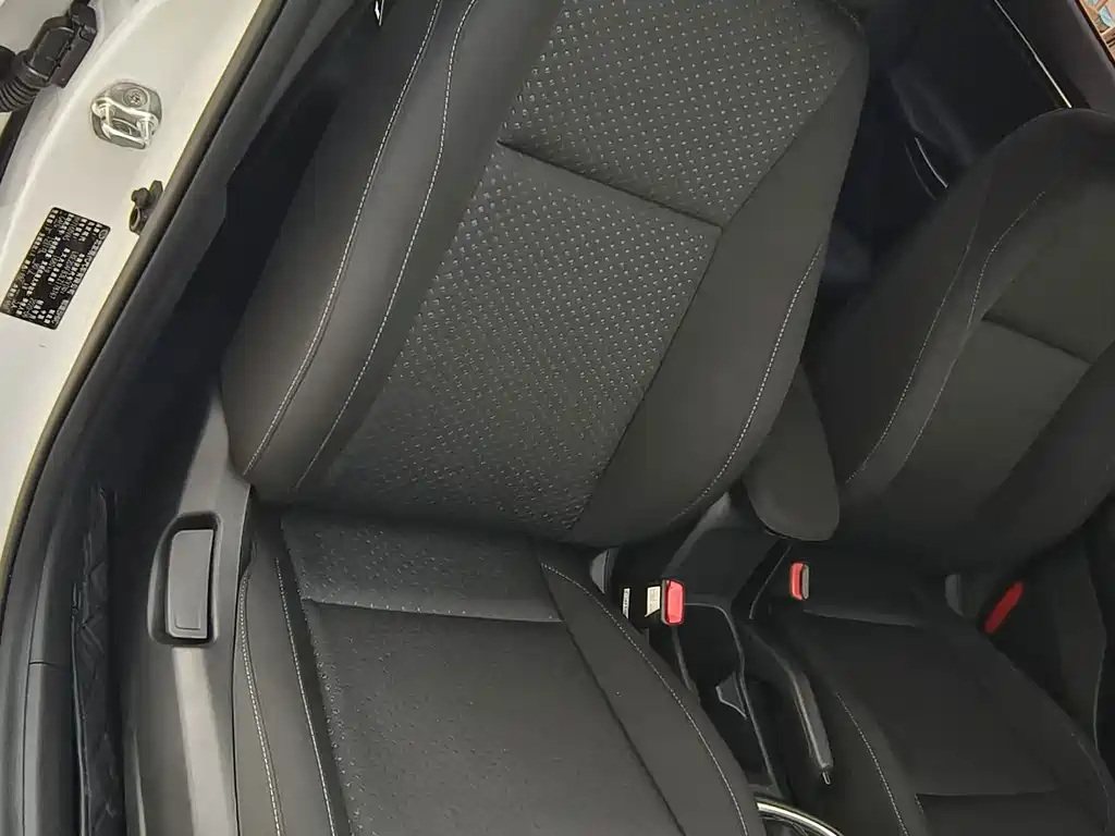 Hyundai Elantra — миниатюра 20