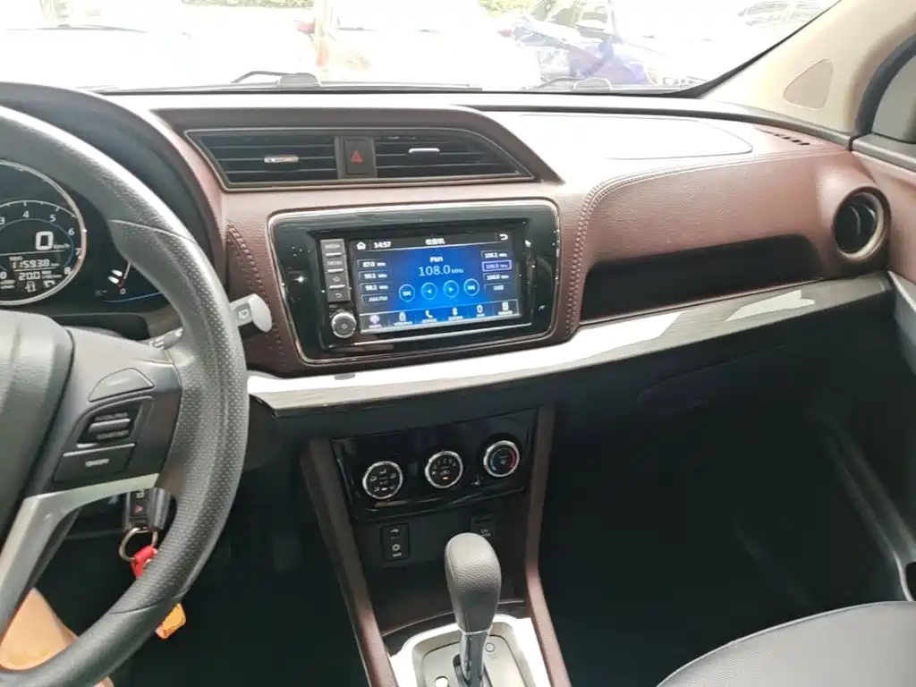 Venucia M50V — миниатюра 10