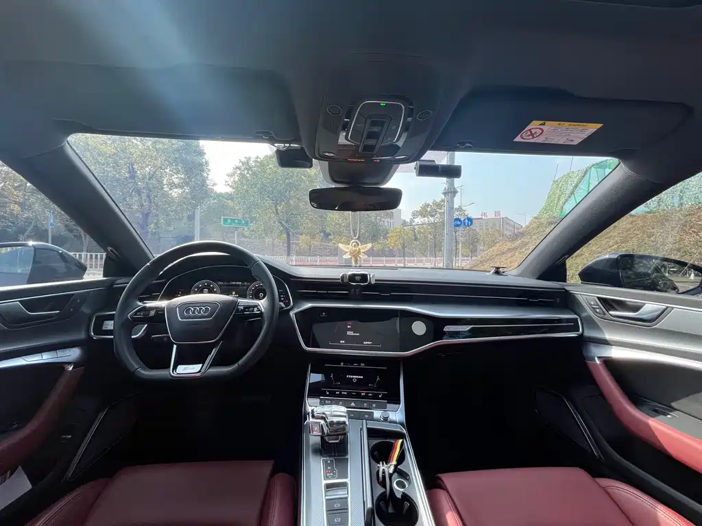Audi A7L 2024 45 TFSI quattro S-line