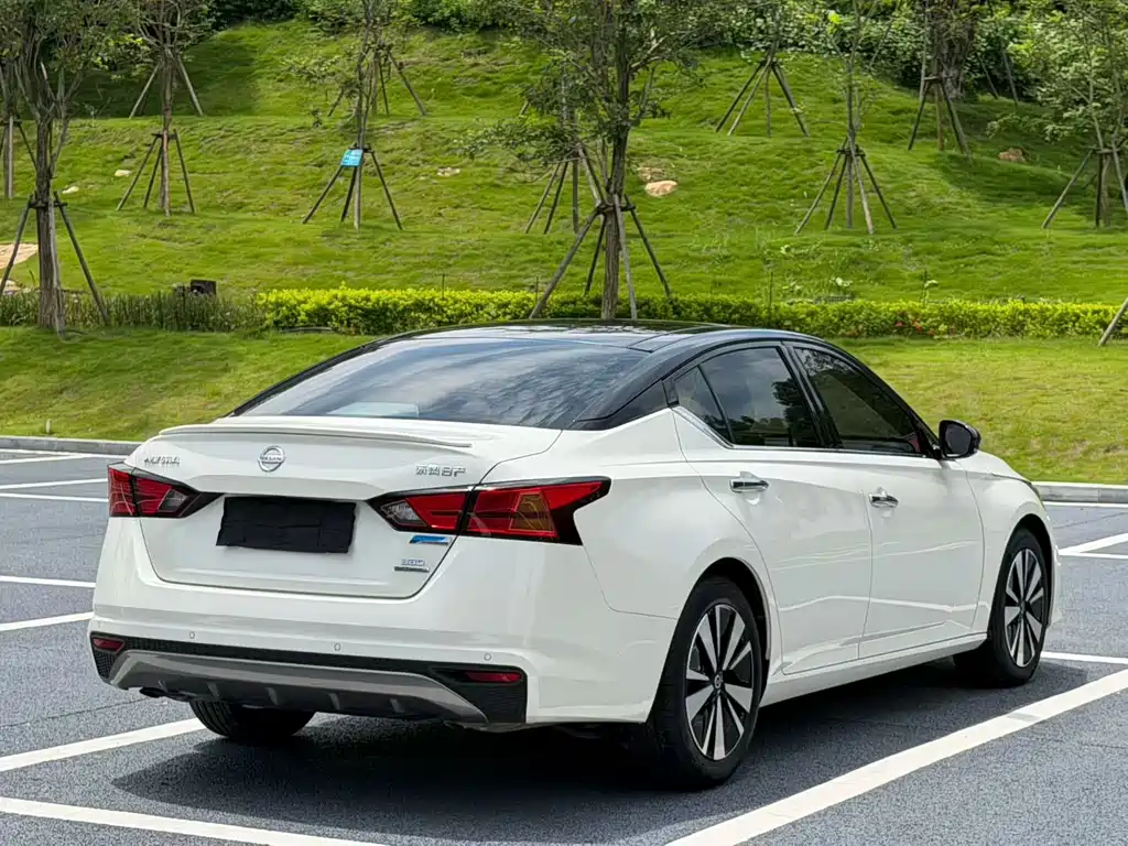 Nissan Teana — миниатюра 7