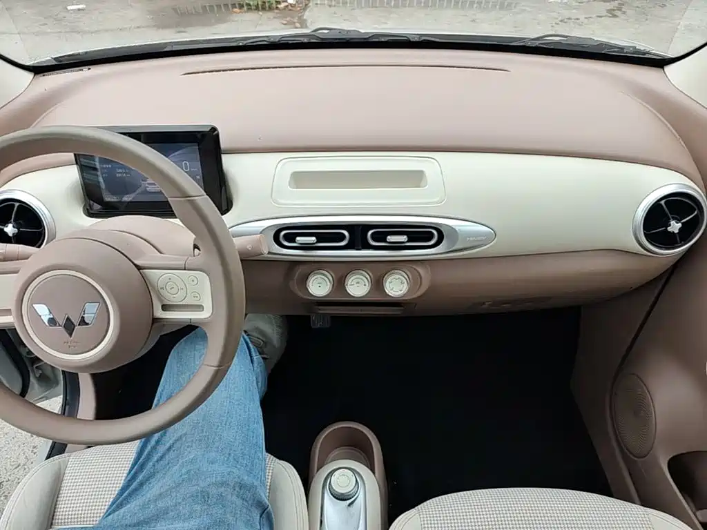 Wuling MINIEV — миниатюра 10