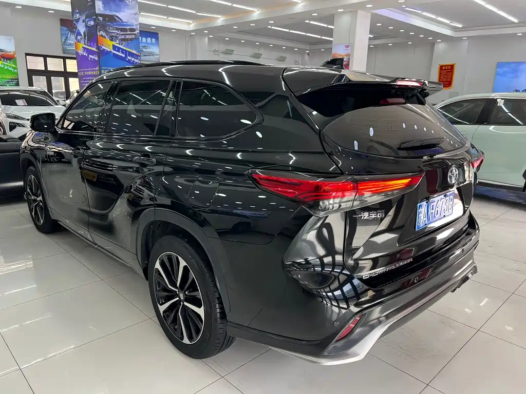 Toyota Crown Kluger — миниатюра 8
