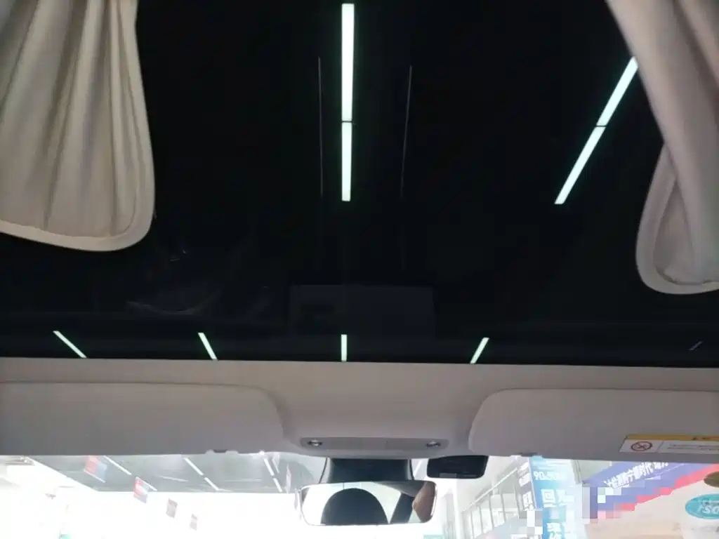 Tesla Model 3 — миниатюра 18