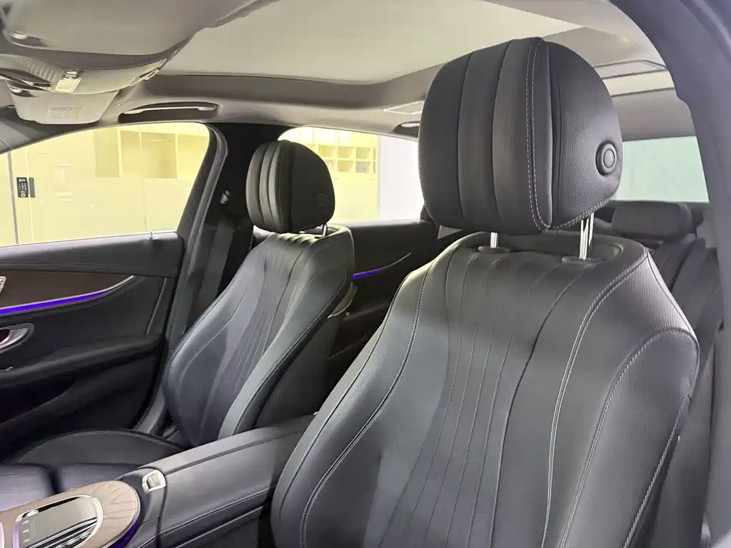 Mercedes-Benz E-Class — миниатюра 12