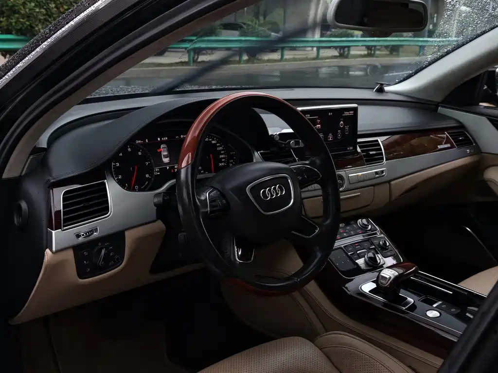 Audi A8 — миниатюра 6