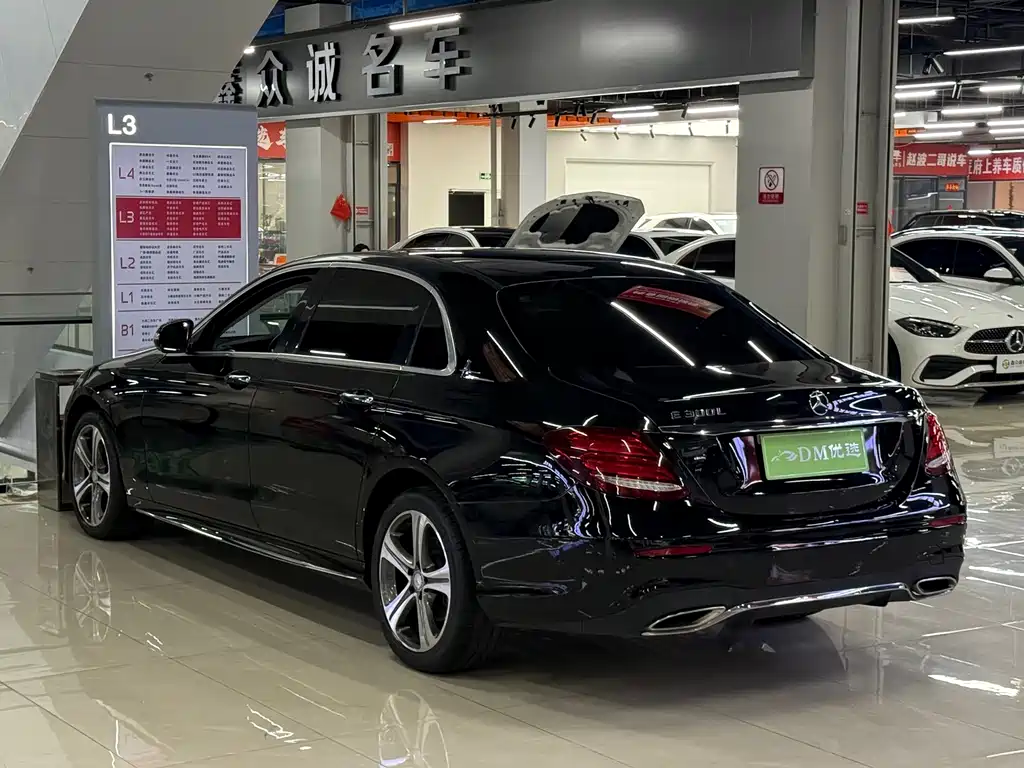 Mercedes-Benz E-Class — миниатюра 7