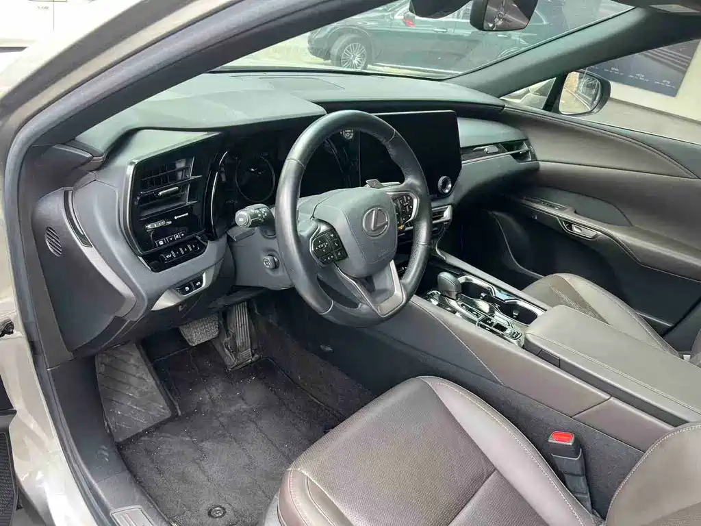 Lexus RX — миниатюра 4