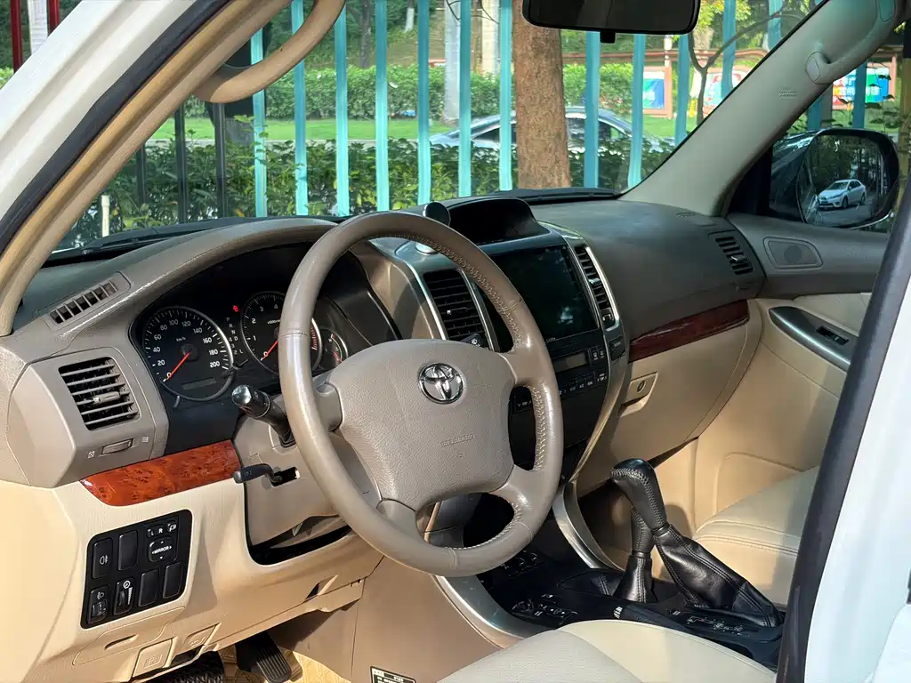 Toyota Land Cruiser Prado 2006 4.0L AT VX