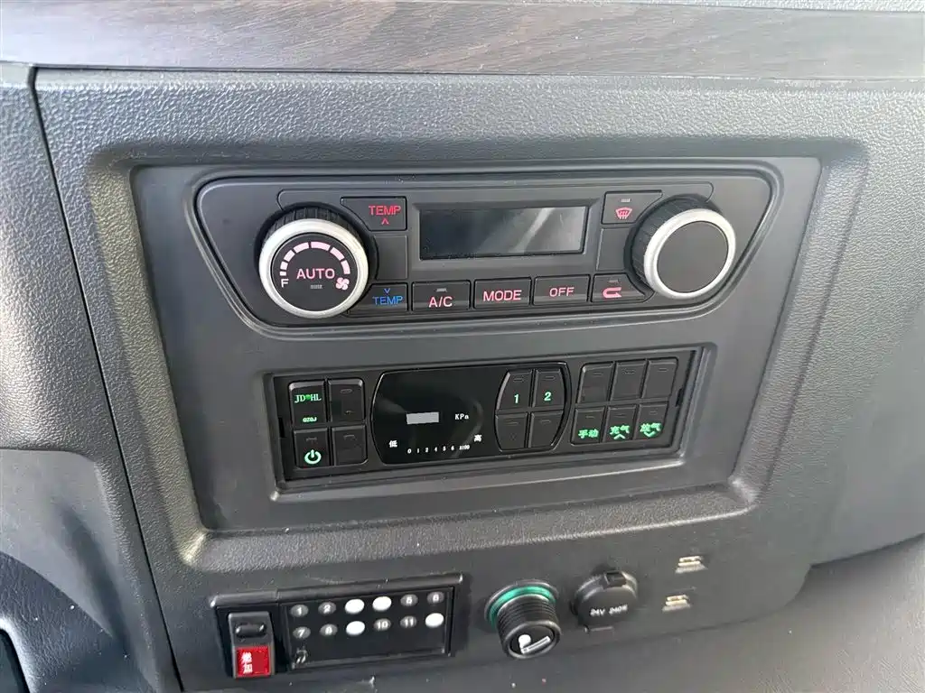 DONGFENG WARRIOR M50