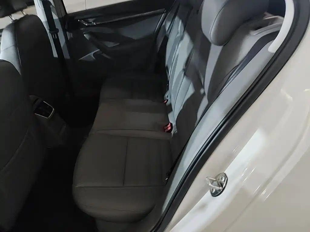 Skoda Octavia — миниатюра 17