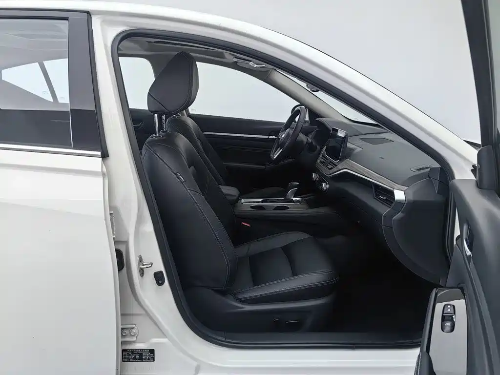 Nissan Teana — миниатюра 23