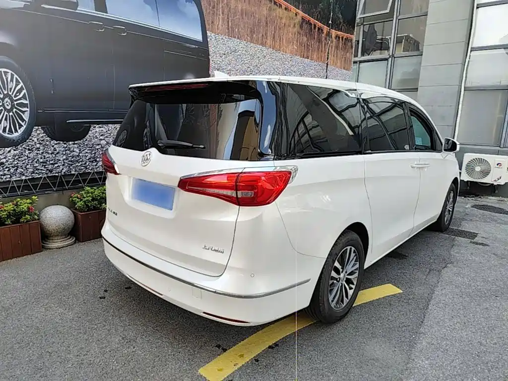 Buick GL8 — миниатюра 7