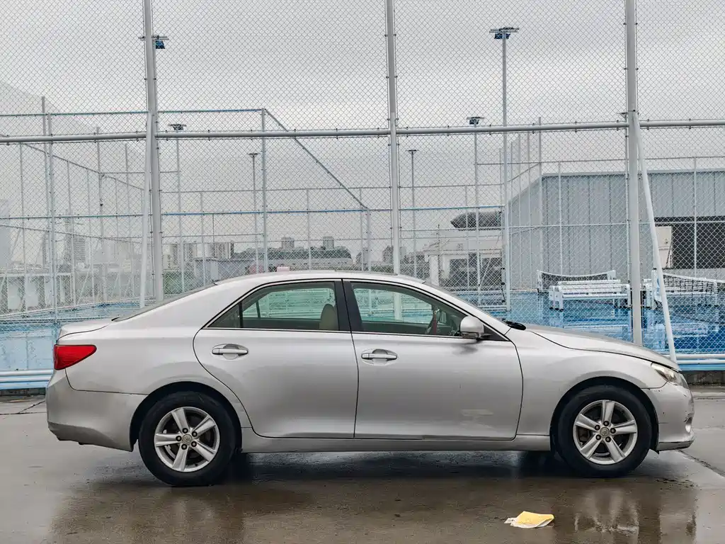 Toyota Reiz — миниатюра 4