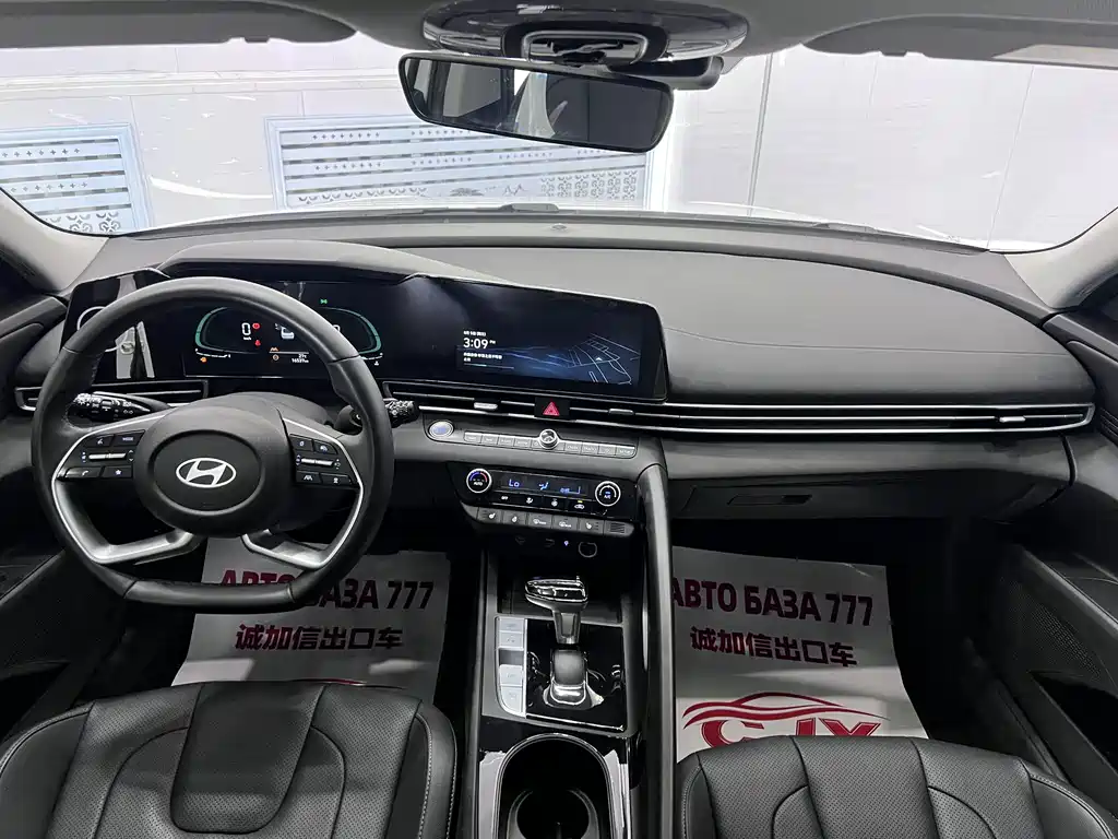Hyundai Elantra — миниатюра 14