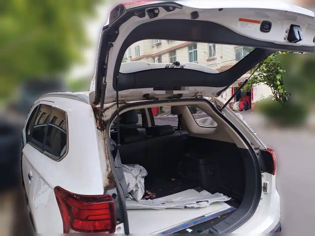 Mitsubishi Outlander — миниатюра 15