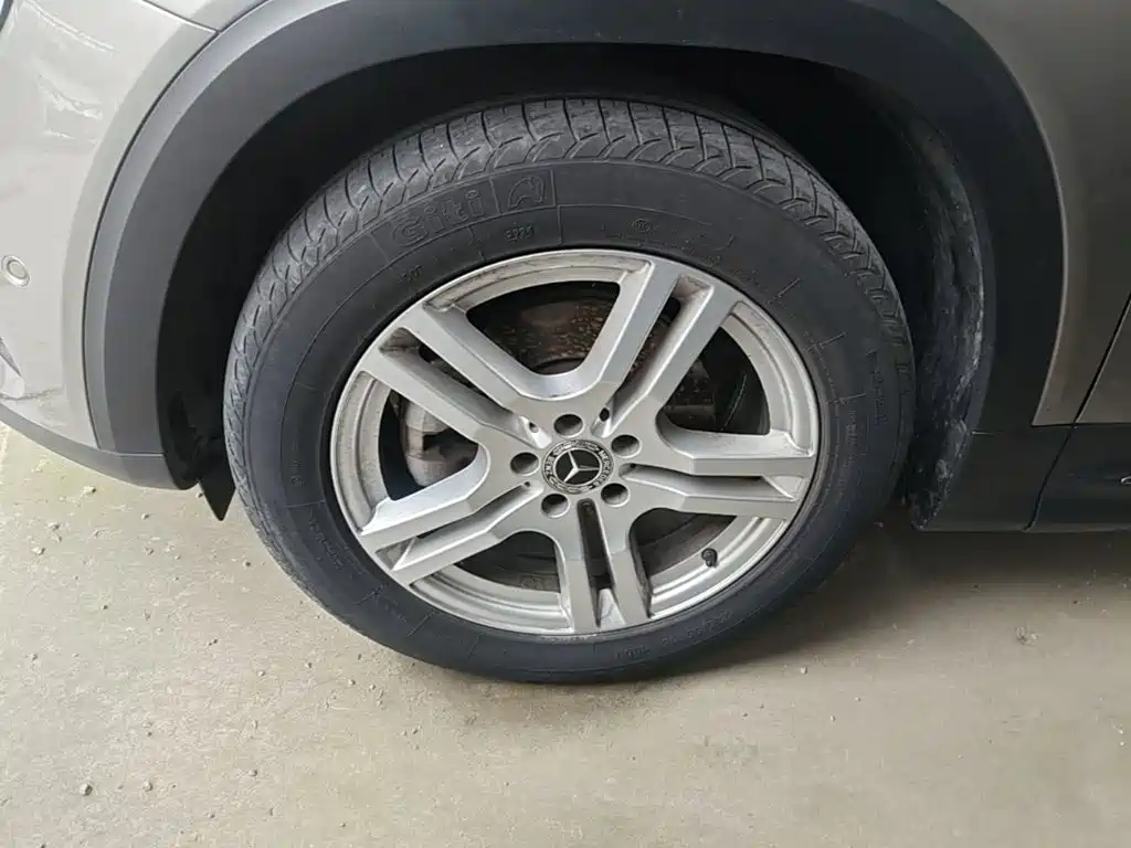 Mercedes-Benz GLB — миниатюра 23