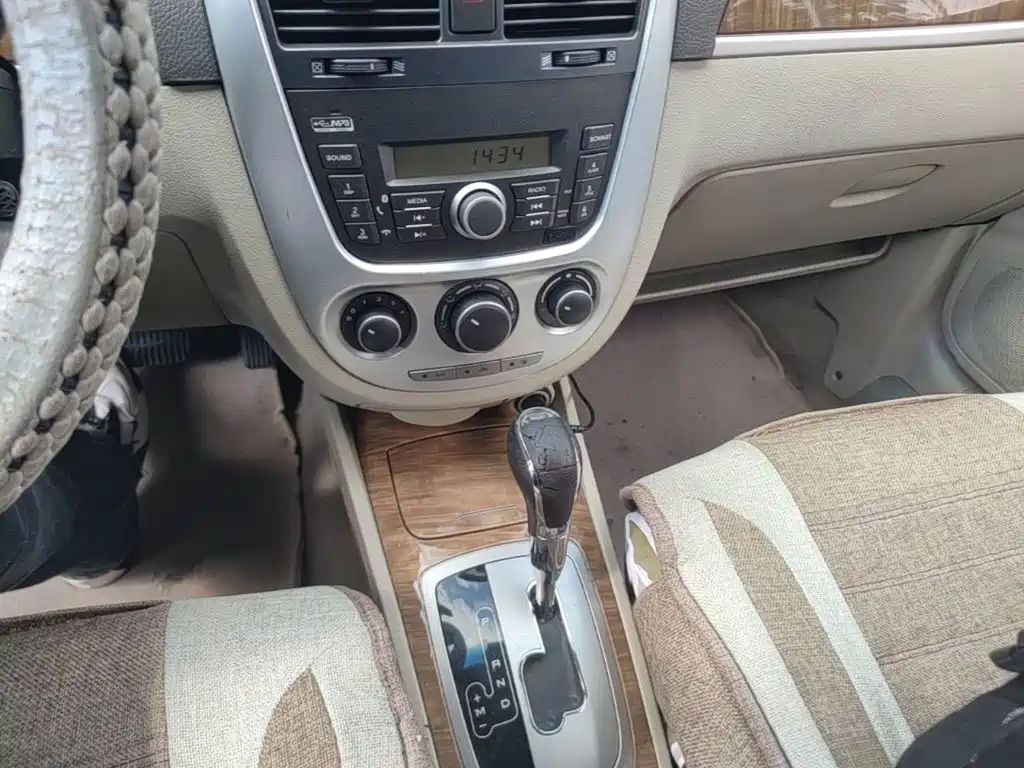 Buick Excelle — миниатюра 19