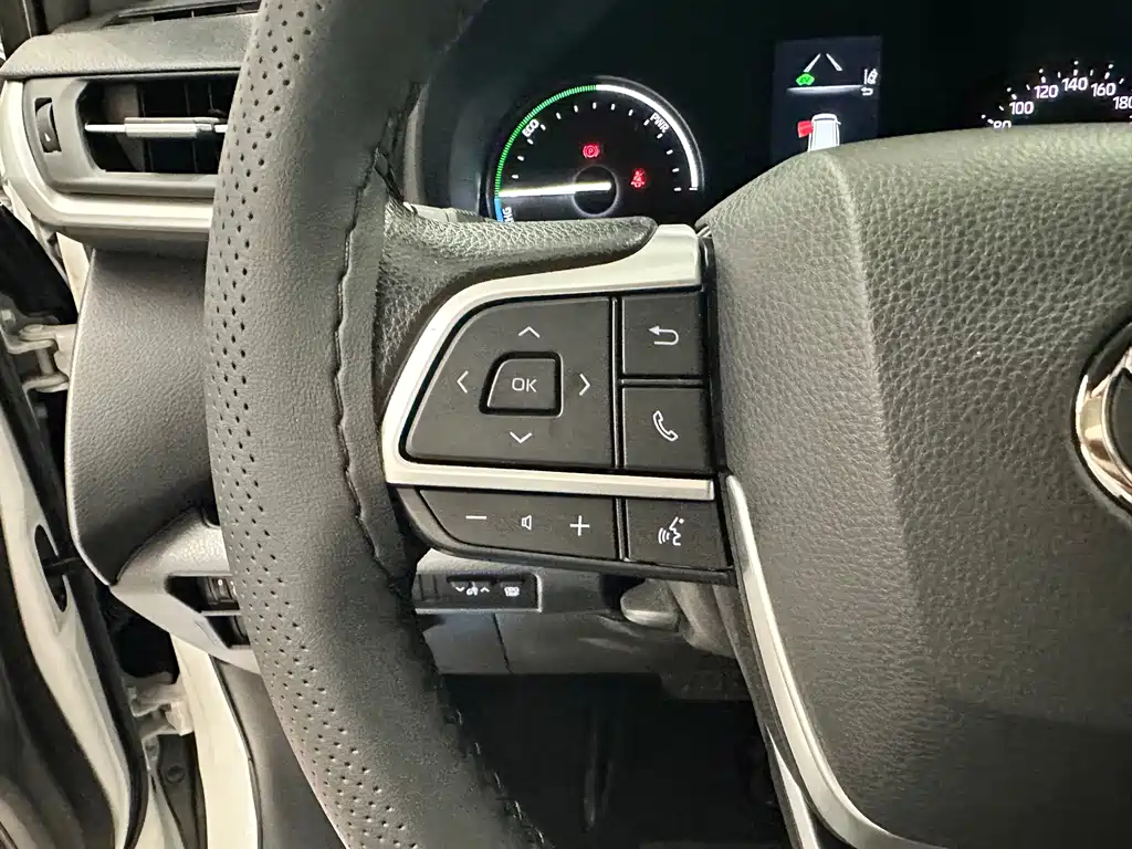 Toyota Granvia — миниатюра 7