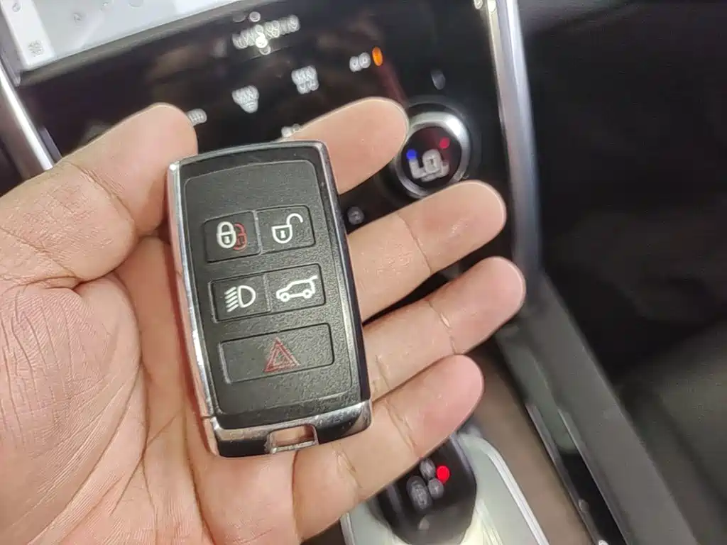 Land Rover Discovery Sport Hybrid — миниатюра 9