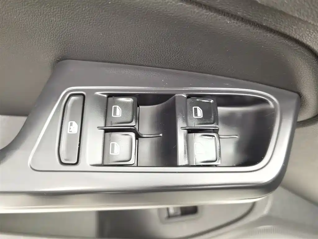 Volkswagen Lamando 2017 280TSI DSG Comfort