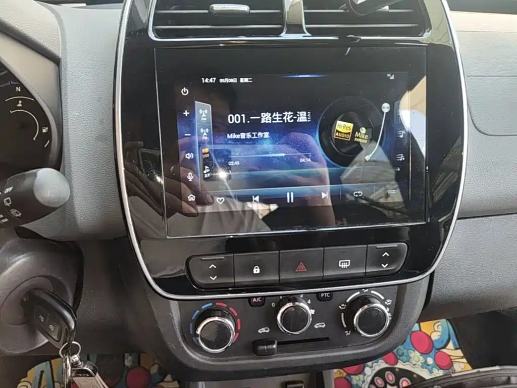 Renault City K-ZE — миниатюра 13