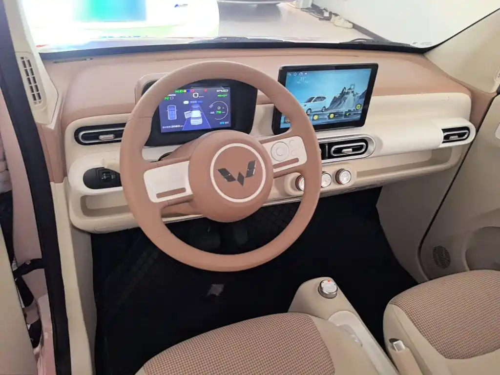Wuling MINIEV — миниатюра 6