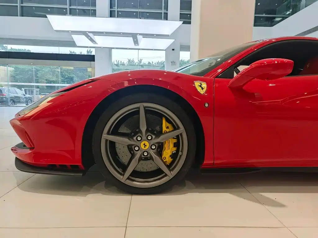 Ferrari F8 — миниатюра 10