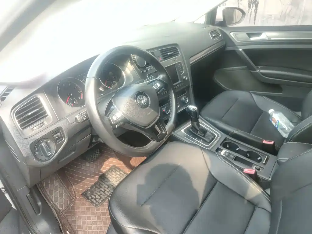 Volkswagen Golf — миниатюра 10
