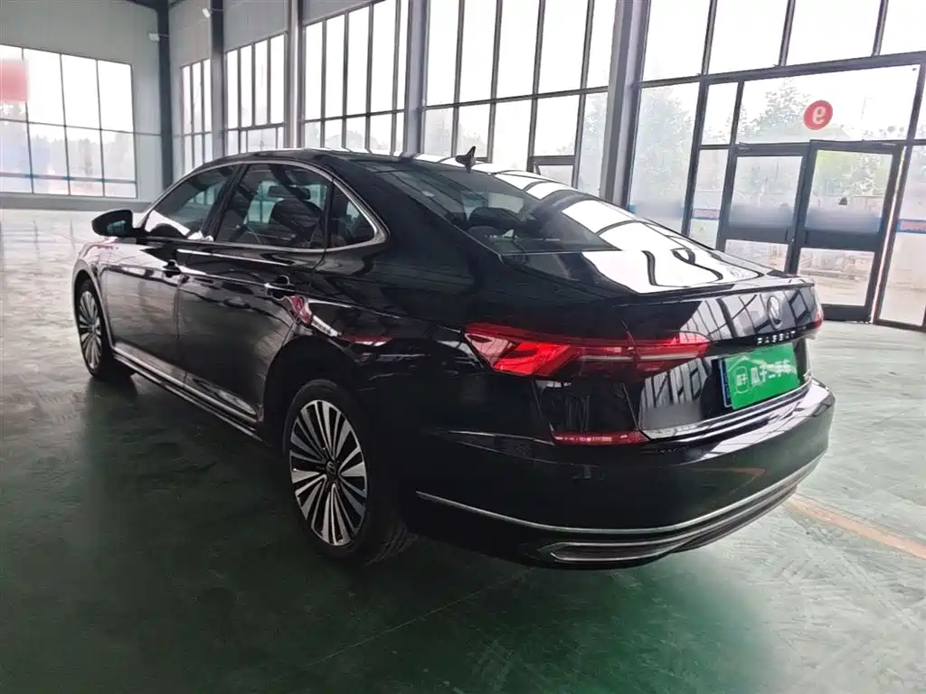 Volkswagen Passat 2020 330TSI Luxury VI
