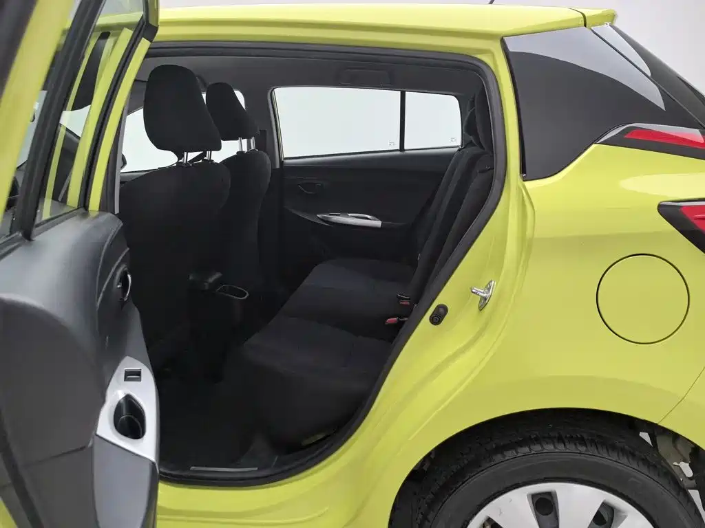 Toyota Yaris L — миниатюра 15
