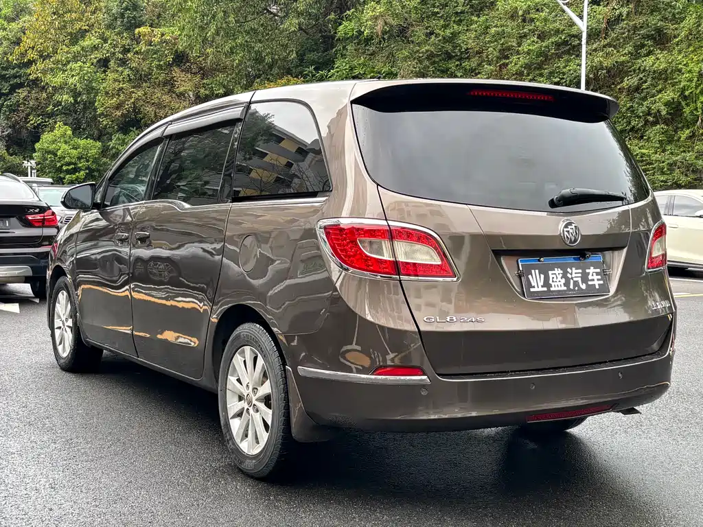Buick GL8 2011 2.4L CT Luxury Comfort