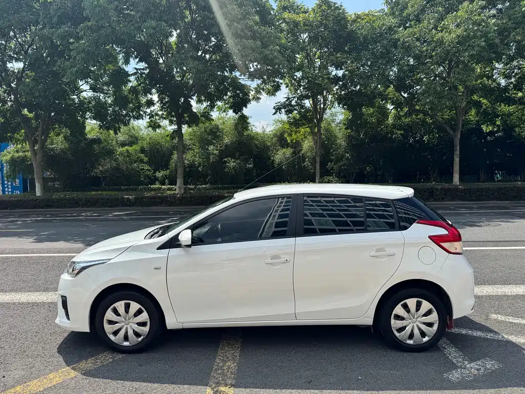 Toyota Yaris L — миниатюра 7