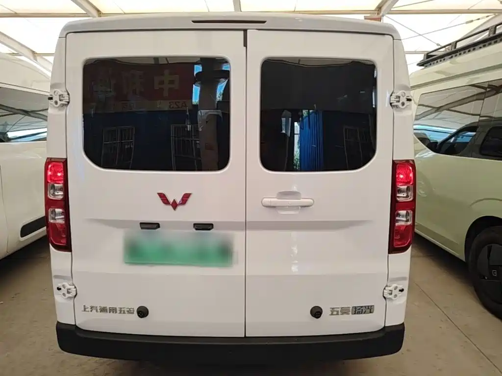 Wuling Yangguang — миниатюра 6