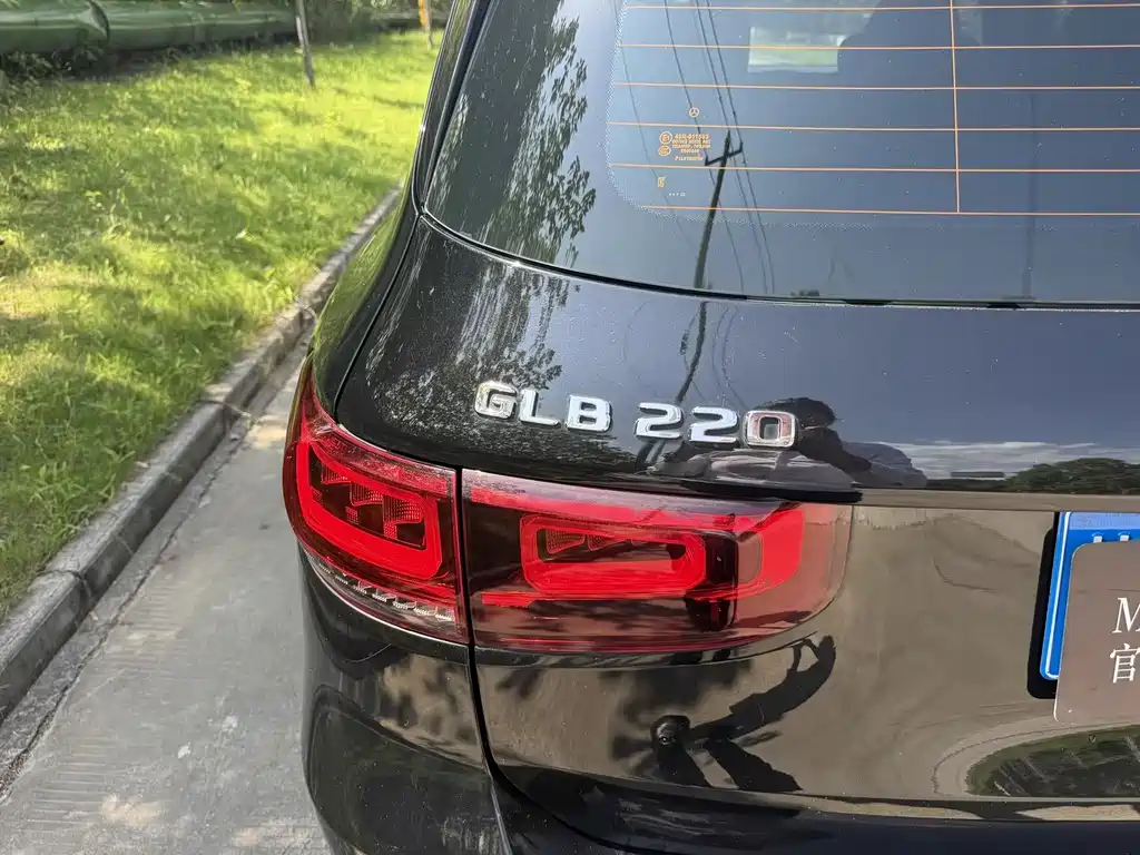 Mercedes-Benz GLB — миниатюра 21