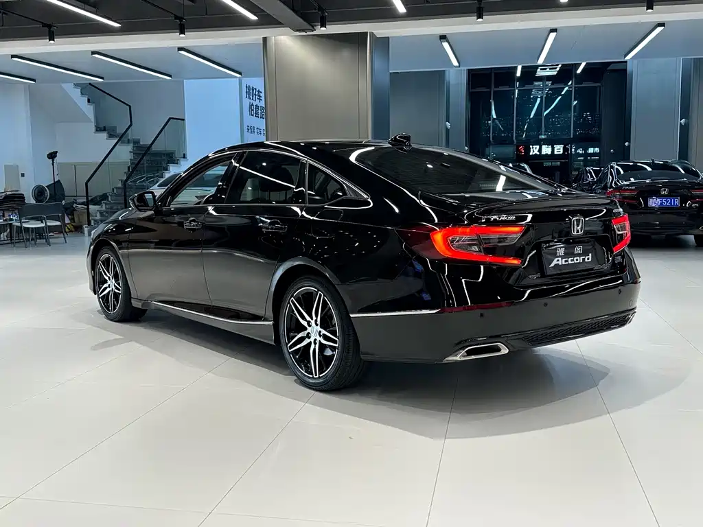 Honda Accord — миниатюра 6