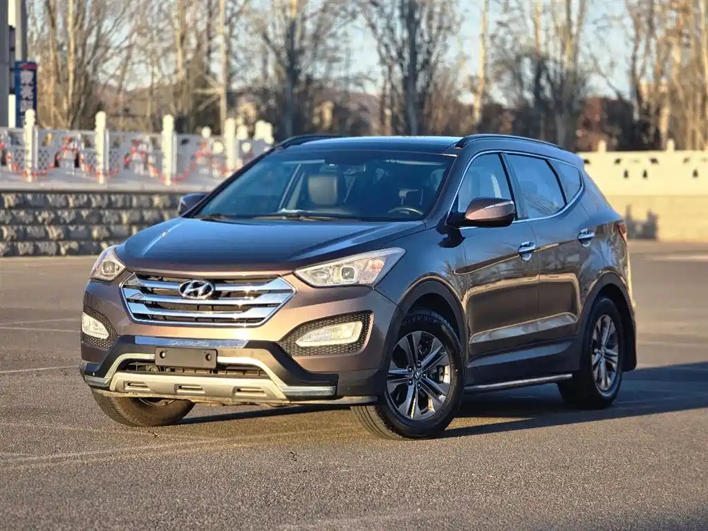 Hyundai Santa Fe 2013 2.4L AT